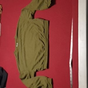 🔥DIVIDED sweater (s)